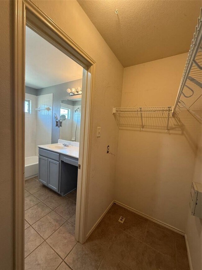 Building Photo - 14617 Hyson Crossing
