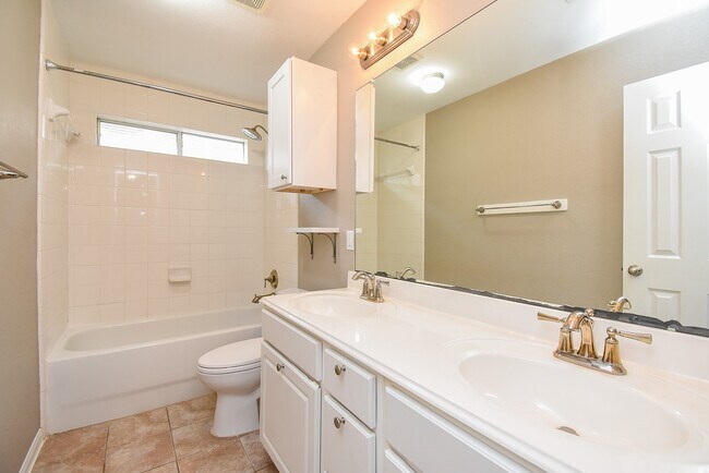 Building Photo - 13007 Northwood Glen Ln