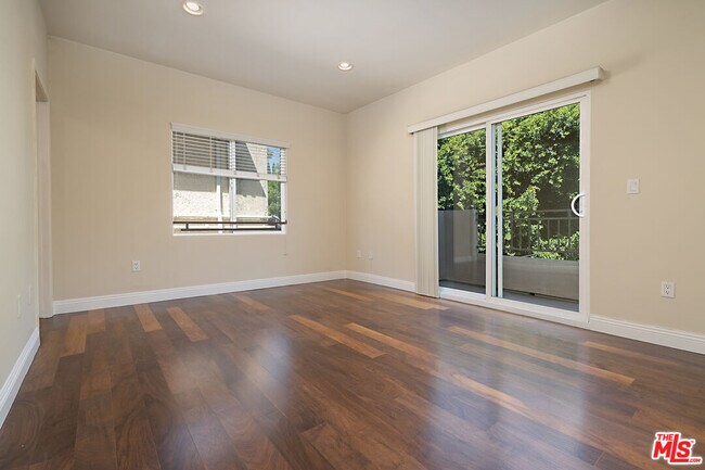 Building Photo - 4428 Fulton Ave