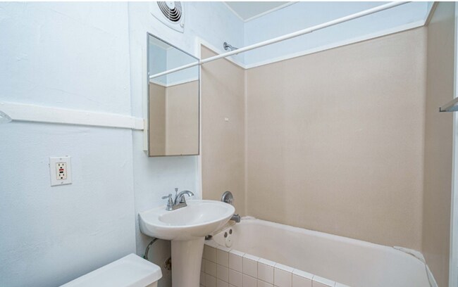 Building Photo - TFSC-B2214