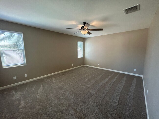 Building Photo - 14825 N 171st Dr