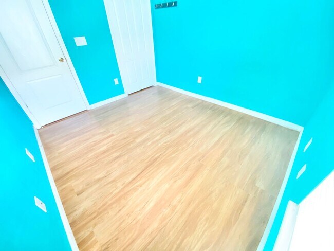 Building Photo - Stunning Lake View Home in Waterside Estate!