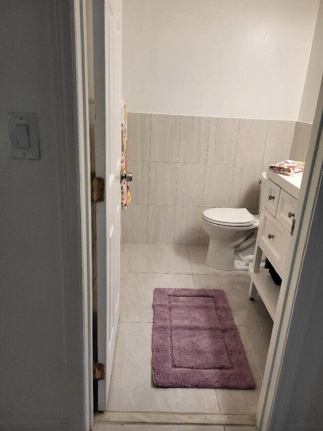 Building Photo - 550 Bayshore Dr