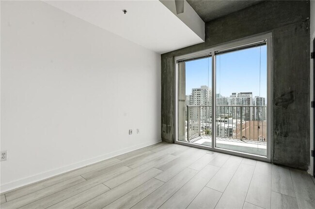 Building Photo - 943 Peachtree St NE