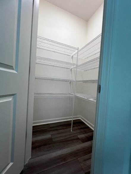Building Photo - 107 S Keatts Winner Ct