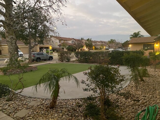 Building Photo - Single Story Upgraded Home in Fontana