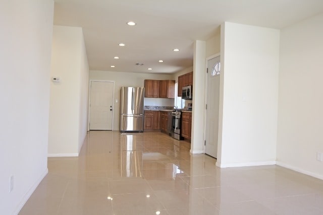 Building Photo - Upgraded 4+2.5 in Reseda w/all appliances ...