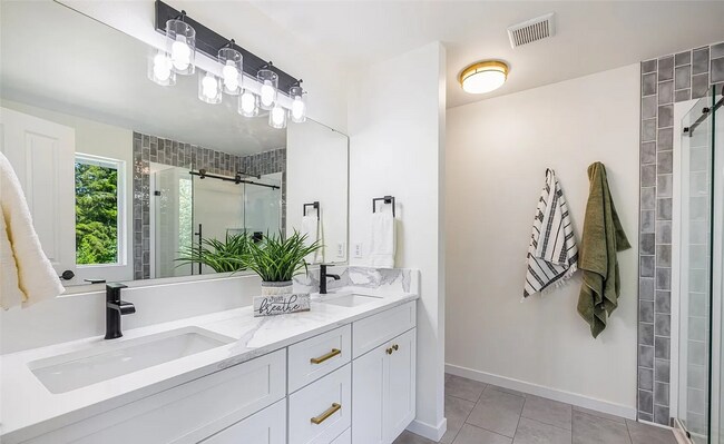 Building Photo - Beautiful 4 bedroom in Bonney Lake WA - Ap...