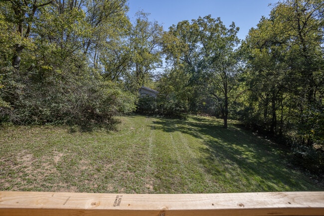 Building Photo - 917 Harding St