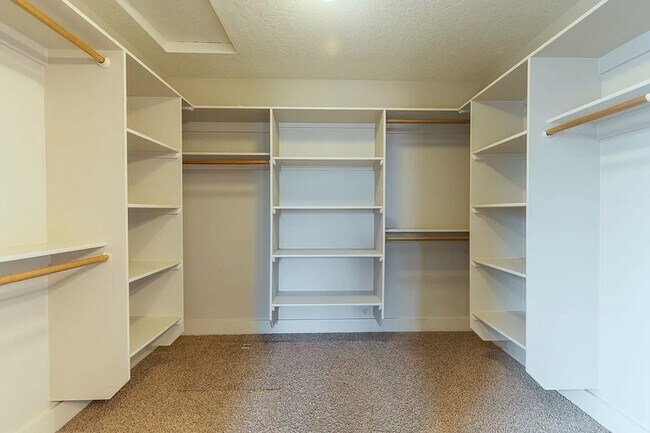 Building Photo - Beautiful 3 bed 2 bath Meridian home in th...