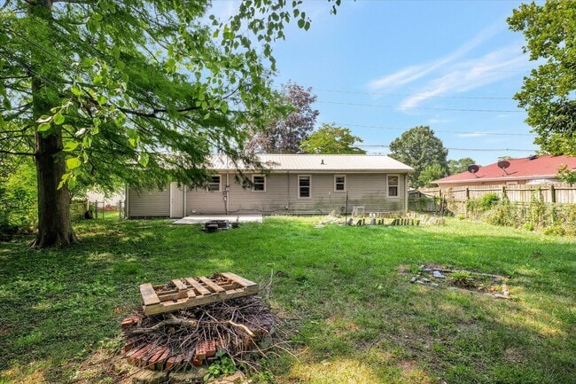 Building Photo - 2 BED / 1 BATH HOUSE IN CENTRAL CHAMPAIGN ...