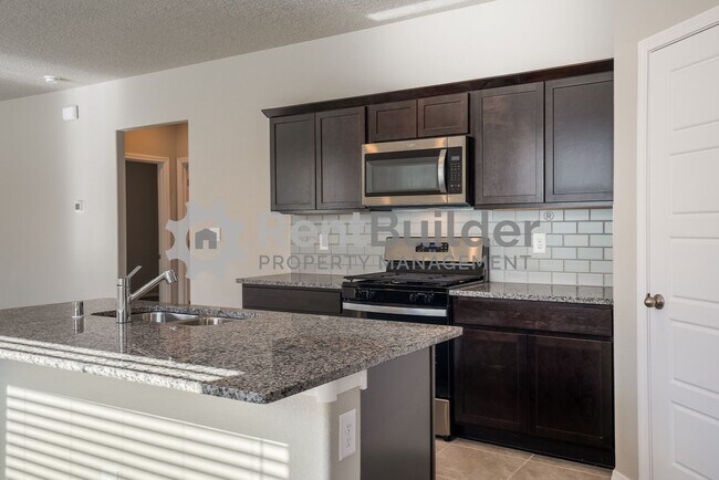 Building Photo - Lease Pending - Please apply at your own d...