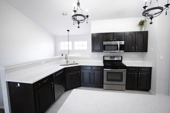 Building Photo - 1084 Park Hill Cir