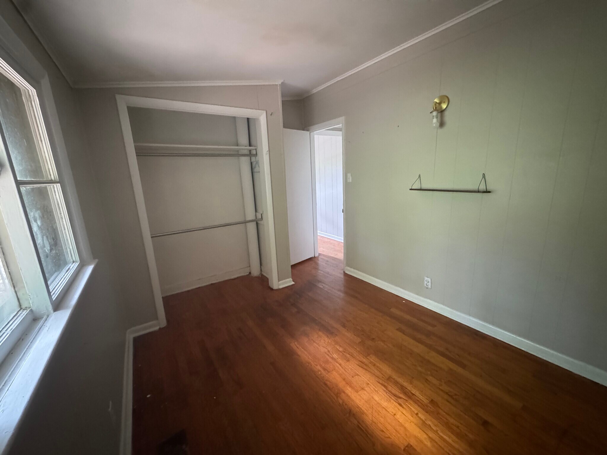 Building Photo - 304 W 35th St