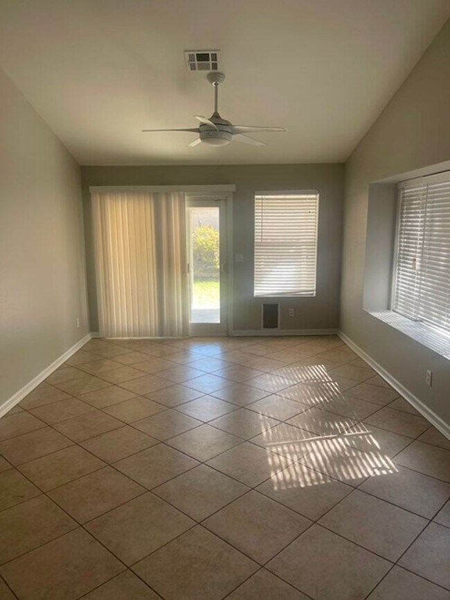 Building Photo - 16435 S 43rd St