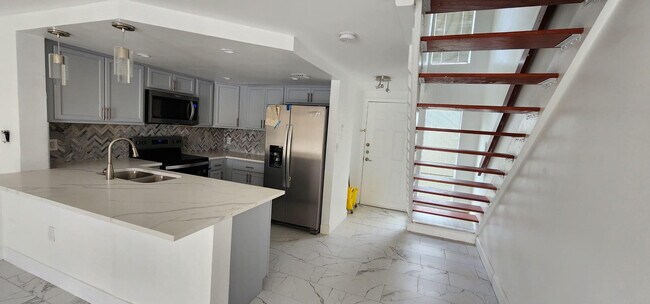 Building Photo - 5200 NW 31st Ave