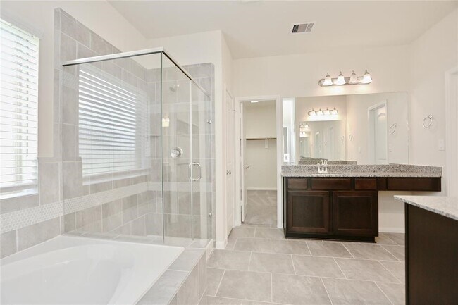 Building Photo - 2218 Golden Bay Ln
