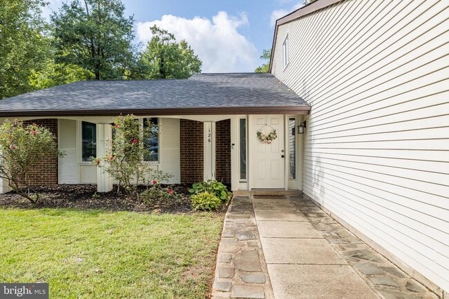 Building Photo - 126 Hopeland Ln