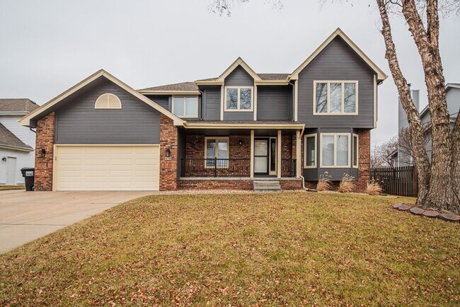 Primary Photo - Stunning 4 Bedroom / 2.5 Bathroom Home | P...