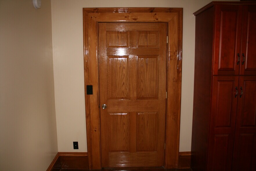 Building Photo - 196 Bristol St