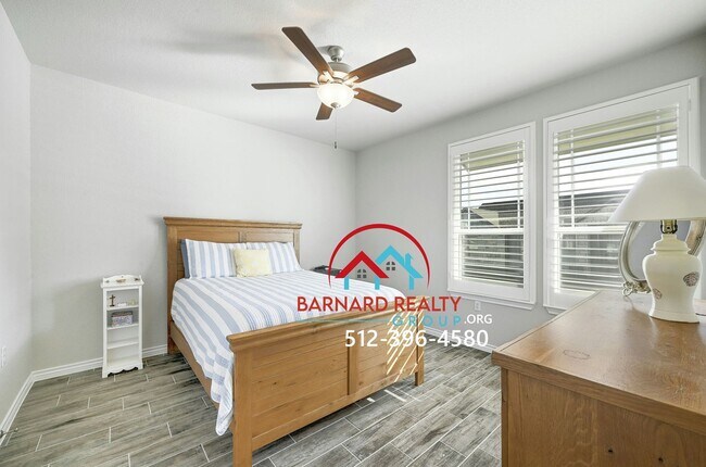 Building Photo - Application Pending: Beautiful Home in Kis...