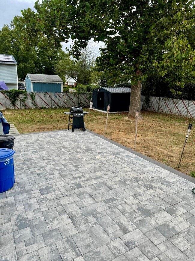 Building Photo - 160 Pacific St