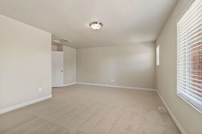 Building Photo - 3 Bed, 2.5 Bath Townhome in South Jordan – Solar-Powered, Low Utility Bills