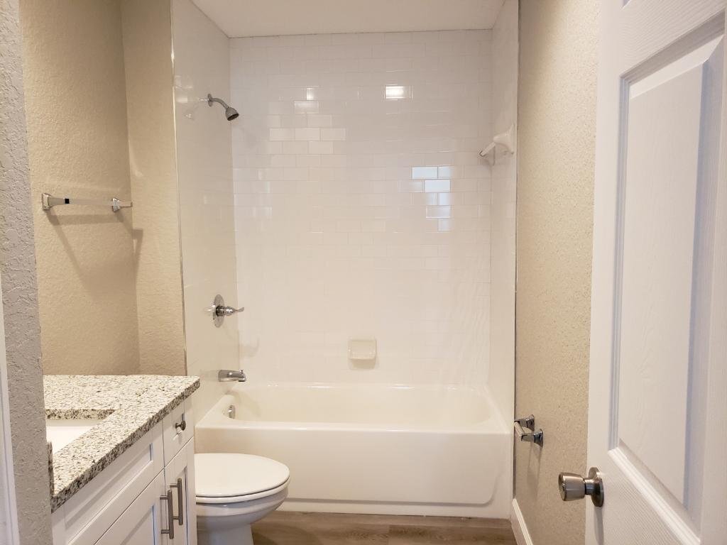 Building Photo - 903 E Renfro St