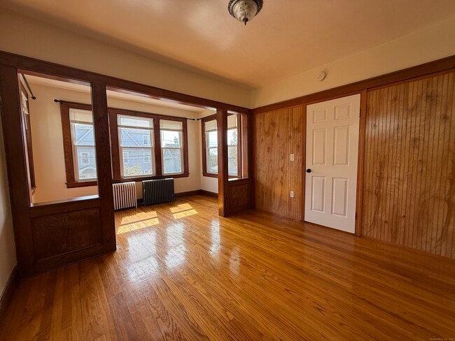 Building Photo - 556 Hawley Ave