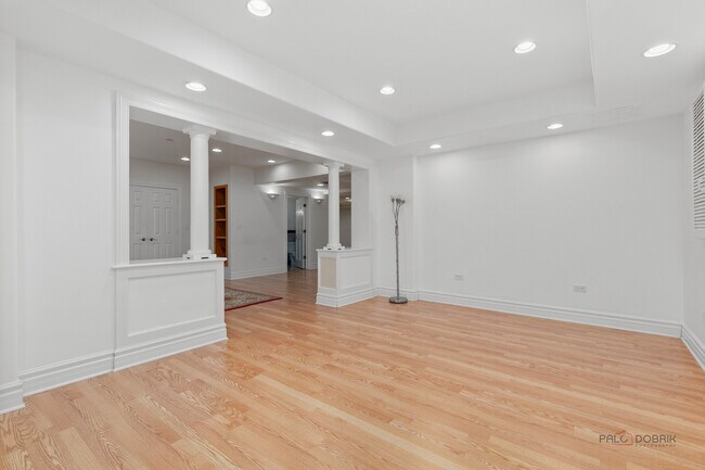 Building Photo - 312 Camargo Ct