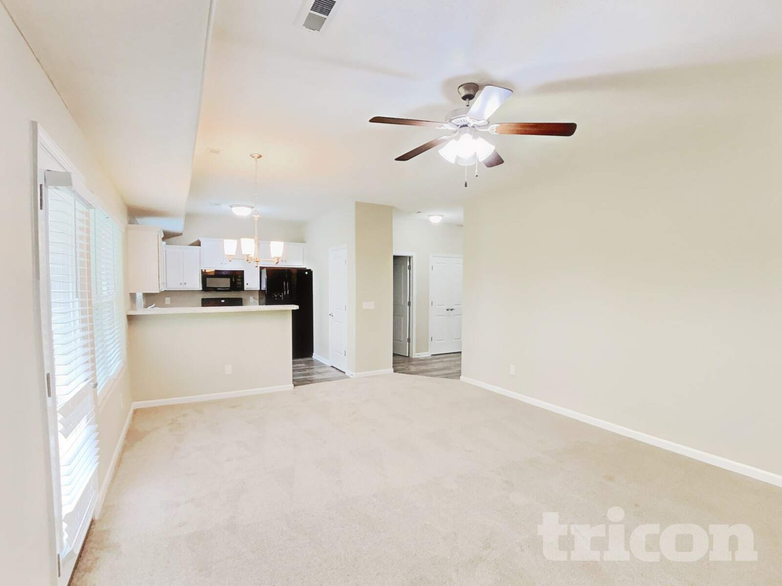 Building Photo - 1615 Sunray Dr