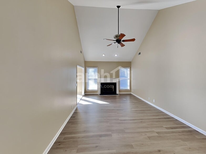 Building Photo - 720 Magnolia Trail