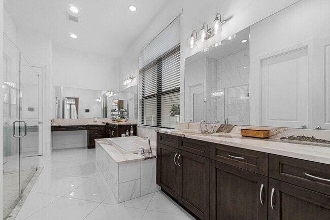 Building Photo - 13026 Artisan Cir