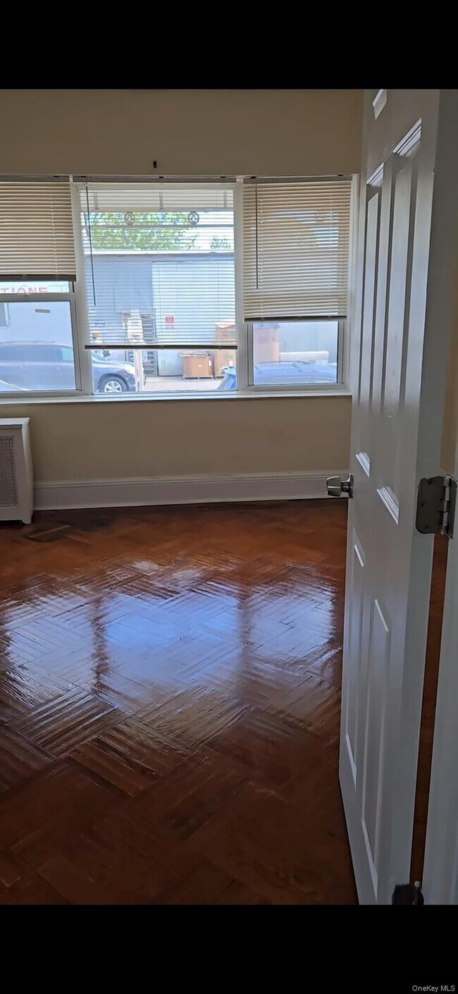 Building Photo - 1170 E 95th St