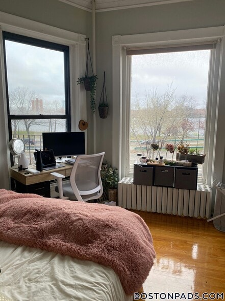 Building Photo - 35 Brookline St