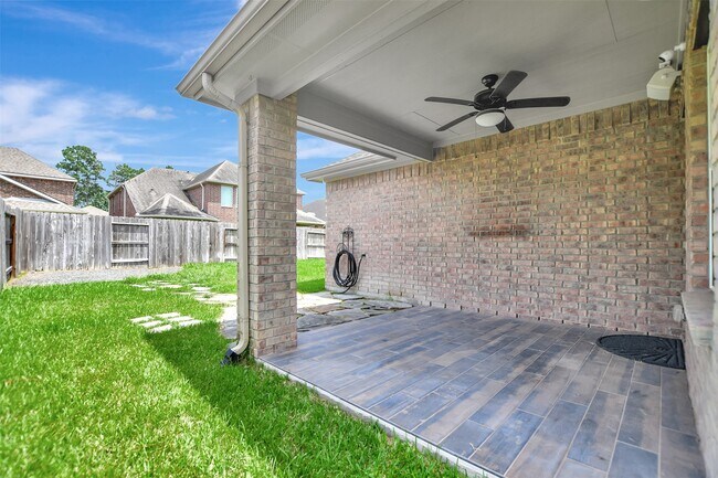 Building Photo - 22610 Birch Ridge Meadow Dr