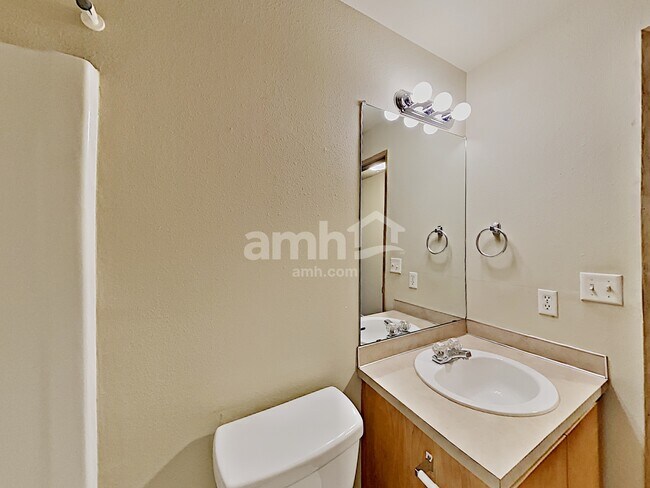 Building Photo - 16989 SW Cashew Way