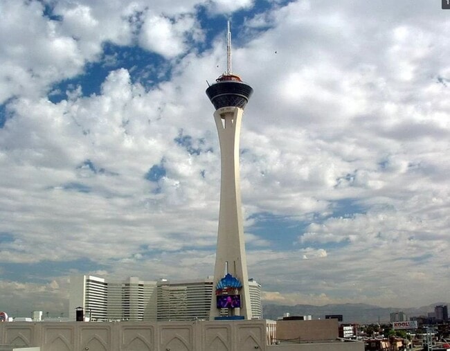 Building Photo - 180 W New York Ave