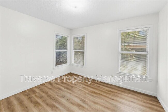 Building Photo - 5025 Catalpa St