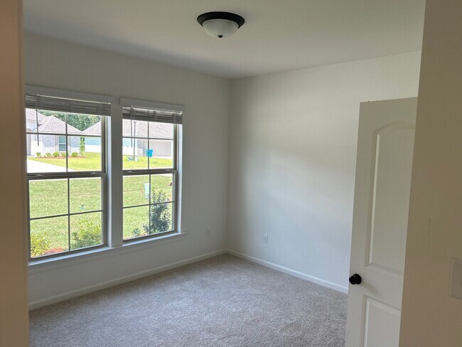 Building Photo - 41378 Rosewood Ln