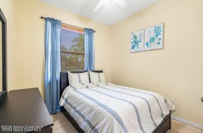 Building Photo - 463 Eldron Blvd NE