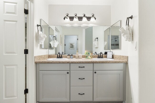 Building Photo - 10401 N 52nd St