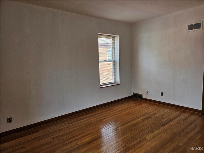 Building Photo - 5315 Jamieson Ave