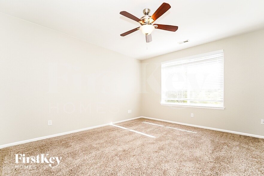 Building Photo - 1208 S Flat Rock Way