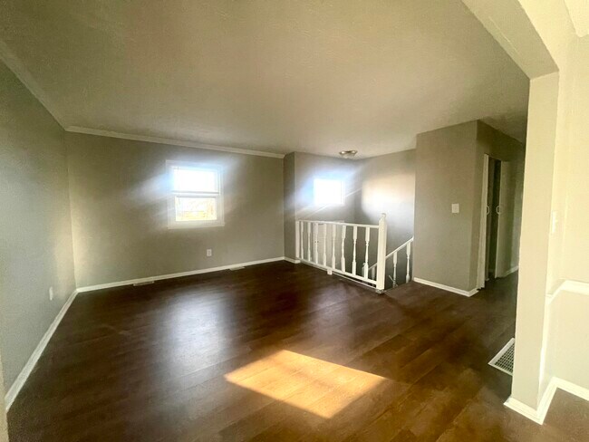 Building Photo - 3513 Sundart Dr