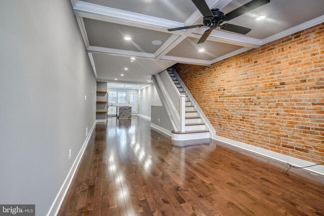 Building Photo - 939 Baylis St
