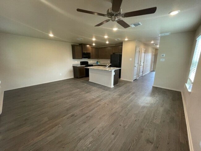 Building Photo - 1701 Montell St