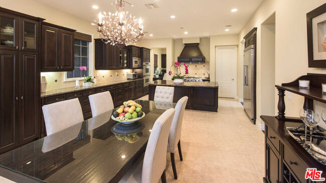 Building Photo - 25531 Prado De Oro