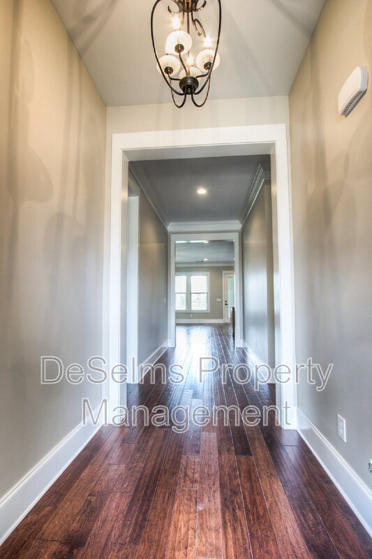 Building Photo - 3125 Hazelton Dr