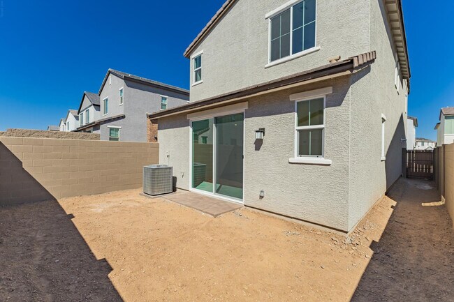 Building Photo - 2436 W Maximo Wy